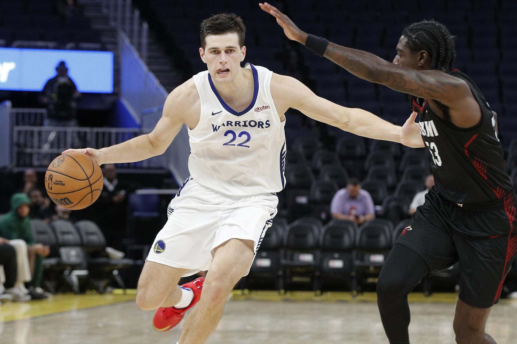 今天还不错!52号秀图希半场6中2&罚球6中5拿到9分3板 正负值+15