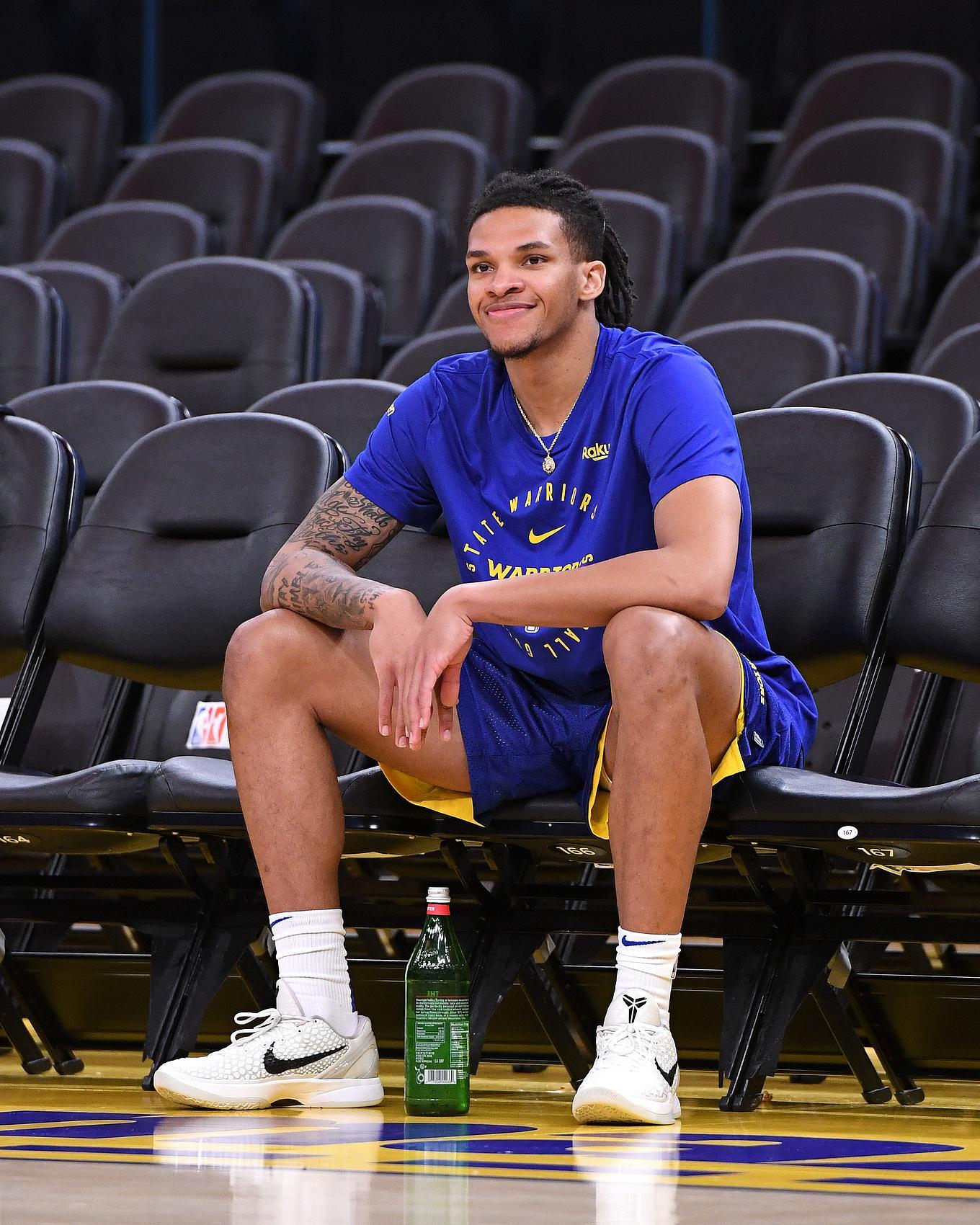 防守挺不错!勇士56号秀理查德7中3&三分5中1拿10分6板3断1帽